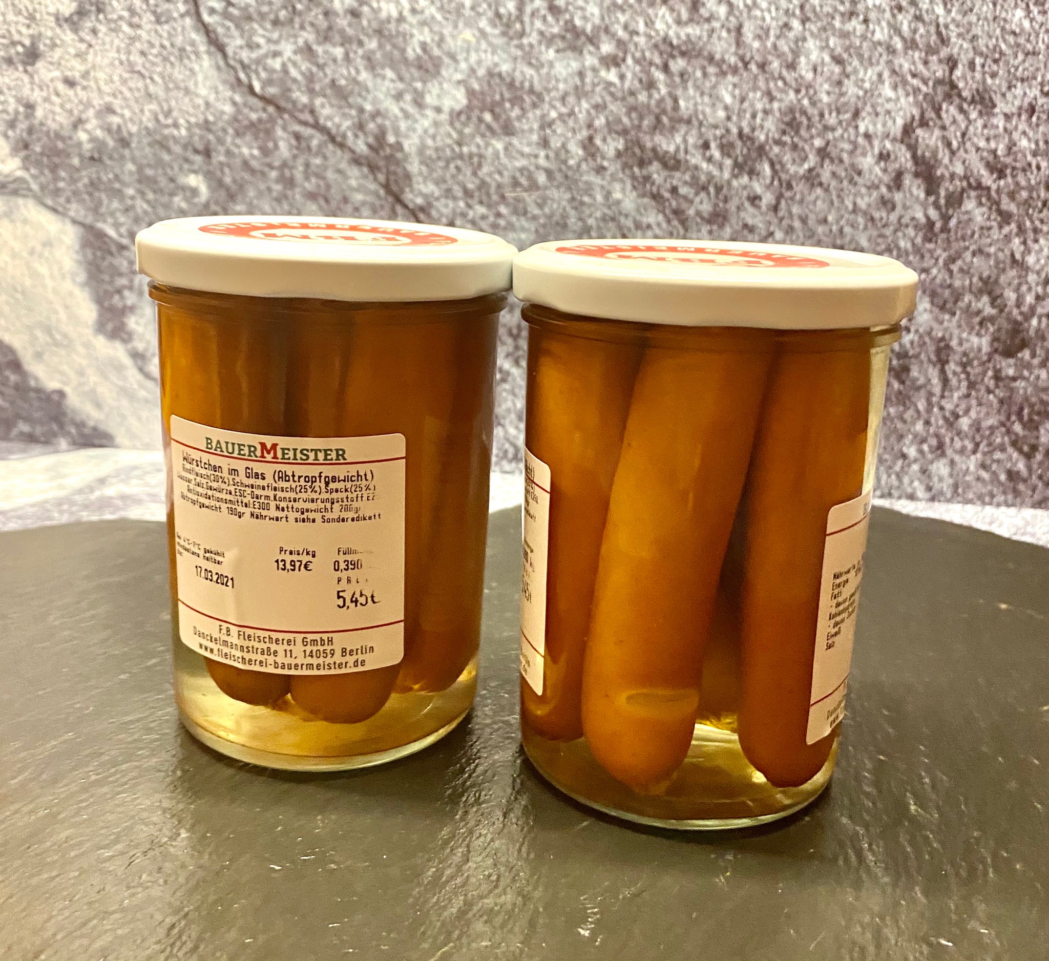 Hausgemachte Wiener im Glas